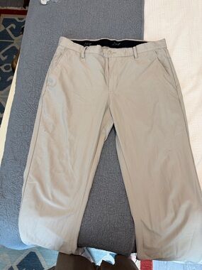 Greg Norman Collection Men's Khaki Chinos - Light Tan